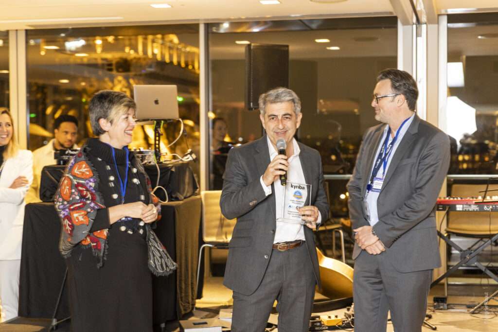 All CMS Esther Nieto Pierre Bouaziz Reciben Premio Partner Experiencia Kyriba Emmanuel Quentin